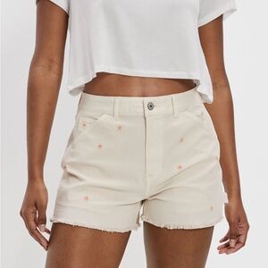 American Eagle Highest Rise 90s Boyfriend Shorts Cream with Embroidery Sz 4 27 W
